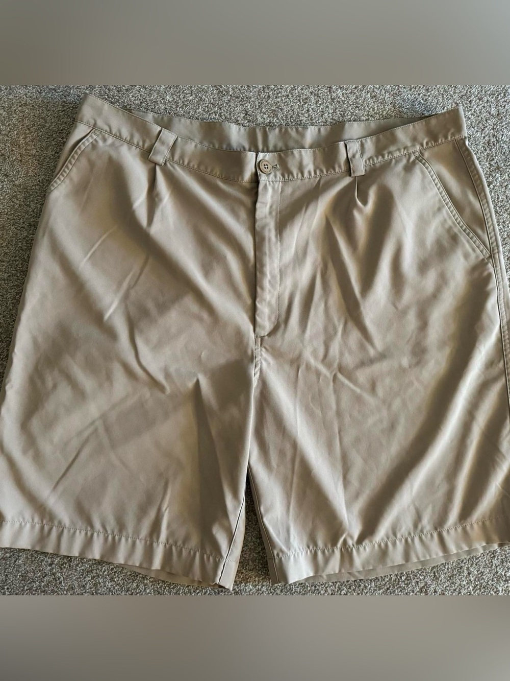 Under Armour Tan Golf Shorts Size 40R